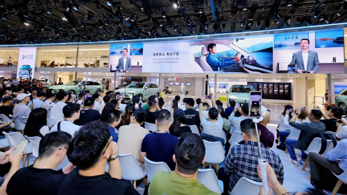 青出于藍 魏牌全新藍山給出更優(yōu)的智能化解決方案(圖1) 青出于藍 魏牌全新藍山給出更優(yōu)的智能化解決方案(圖1)