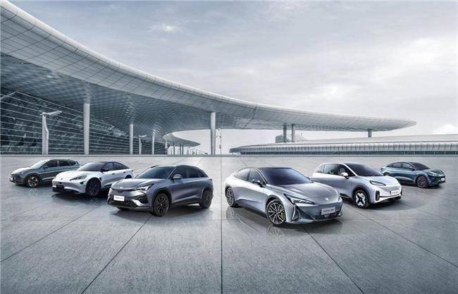 乘勢(shì)而上，北汽極狐2025將繼續(xù)極速前行(圖1)