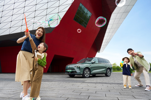 明星同款座駕！魏牌全新藍(lán)山讓春節(jié)更暖心