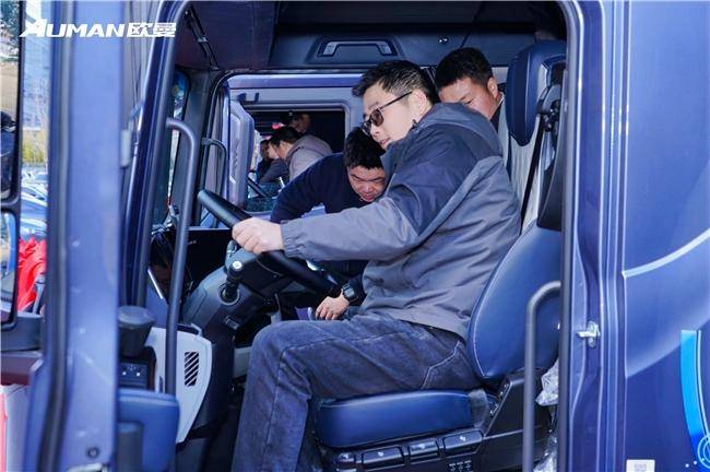 斬獲157臺！歐曼銀河百城千店安徽區(qū)域上市 引領(lǐng)智慧高效物流運輸新時代(圖5)