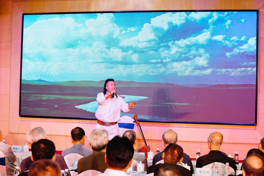 粽香墨韻迎端午 丹青妙筆書(shū)華章 中聯(lián)國(guó)興端午筆會(huì)在京舉行(圖11) 粽香墨韻迎端午 丹青妙筆書(shū)華章 中聯(lián)國(guó)興端午筆會(huì)在京舉行(圖11)