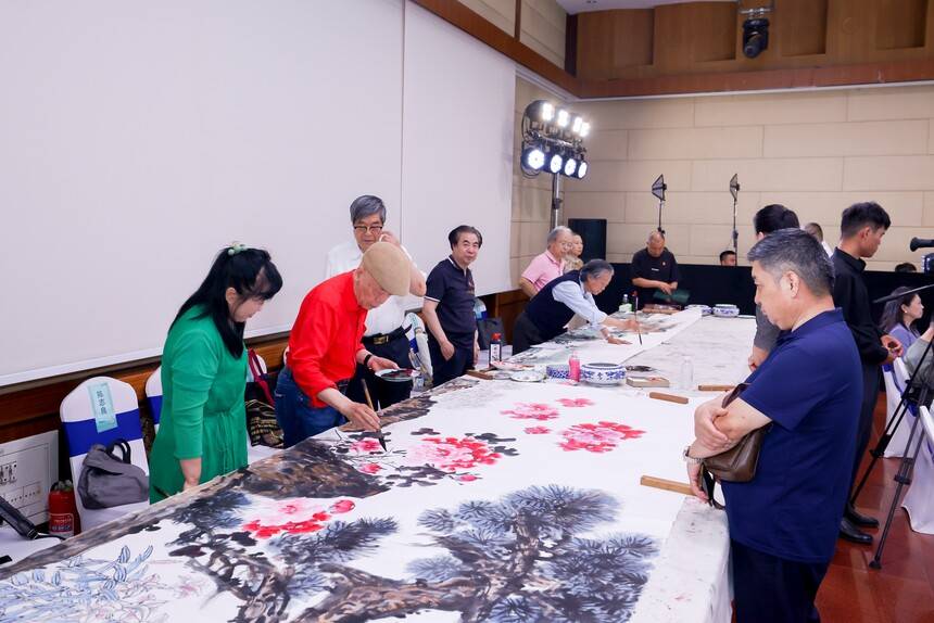 粽香墨韻迎端午 丹青妙筆書(shū)華章 中聯(lián)國(guó)興端午筆會(huì)在京舉行(圖16) 粽香墨韻迎端午 丹青妙筆書(shū)華章 中聯(lián)國(guó)興端午筆會(huì)在京舉行(圖16)