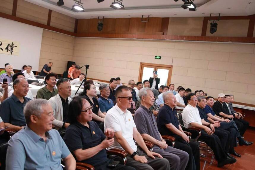 紀(jì)念中國人民抗日戰(zhàn)爭勝利80周年主題筆會(huì)在京舉辦(圖3) 紀(jì)念中國人民抗日戰(zhàn)爭勝利80周年主題筆會(huì)在京舉辦(圖3)