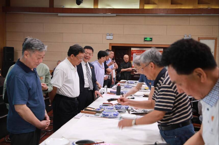 紀(jì)念中國人民抗日戰(zhàn)爭勝利80周年主題筆會(huì)在京舉辦(圖12) 紀(jì)念中國人民抗日戰(zhàn)爭勝利80周年主題筆會(huì)在京舉辦(圖12)