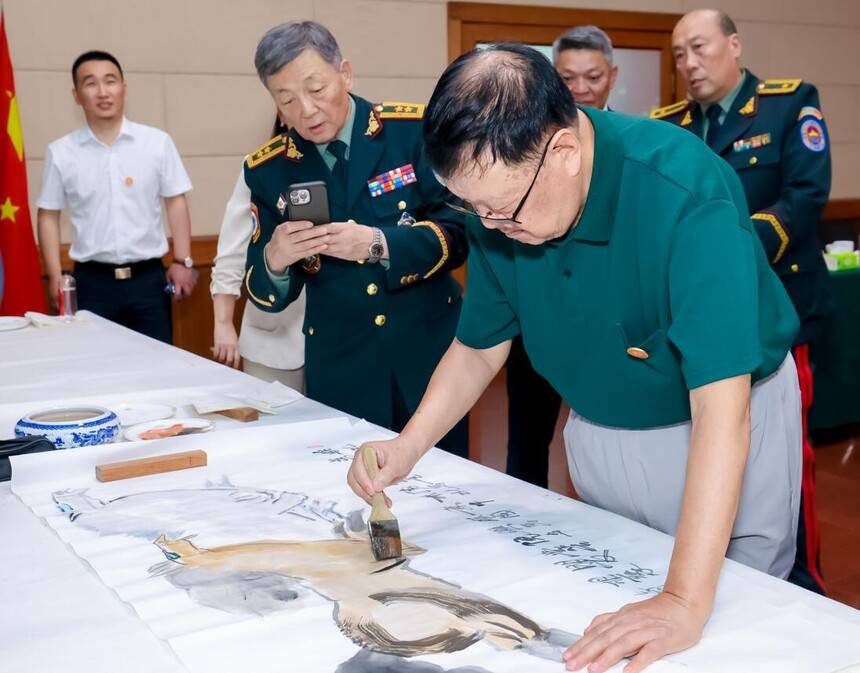 中聯(lián)國興書畫院與蒙古國軍人聯(lián)合會(huì)文化交流聯(lián)誼會(huì)在京舉辦(圖11) 中聯(lián)國興書畫院與蒙古國軍人聯(lián)合會(huì)文化交流聯(lián)誼會(huì)在京舉辦(圖11)