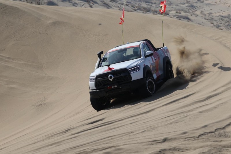 沙場問鼎！冠軍火炮征戰2025新疆博湖沙漠越野爭霸賽(圖8)