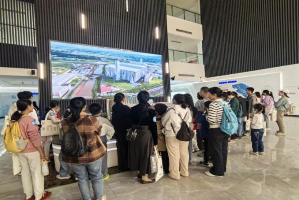 港灣街道開展親子環保研學活動：寓教于樂播撒綠色種子(圖2)