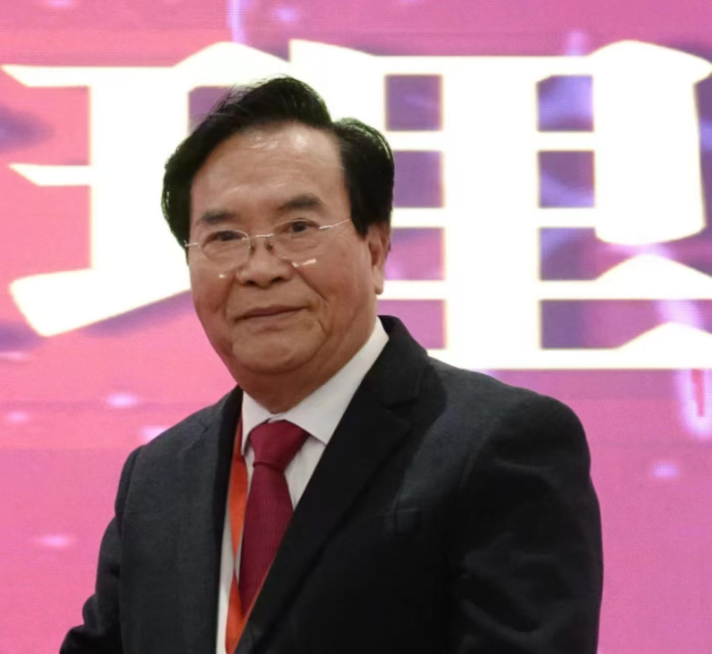 著名綜藝晚會(huì)導(dǎo)演，資深戲劇史專家 薛年勤